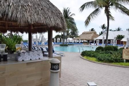 The Palms, Ocean View Located At Ritz Carlton - Key Biscayne