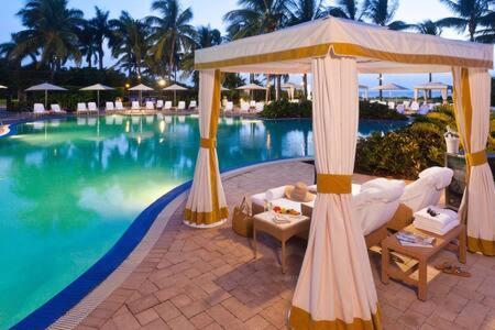 The Palms, Ocean View Located At Ritz Carlton - Key Biscayne *