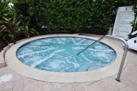 The Palms, Ocean View Located At Ritz Carlton - Key Biscayne Holiday home *