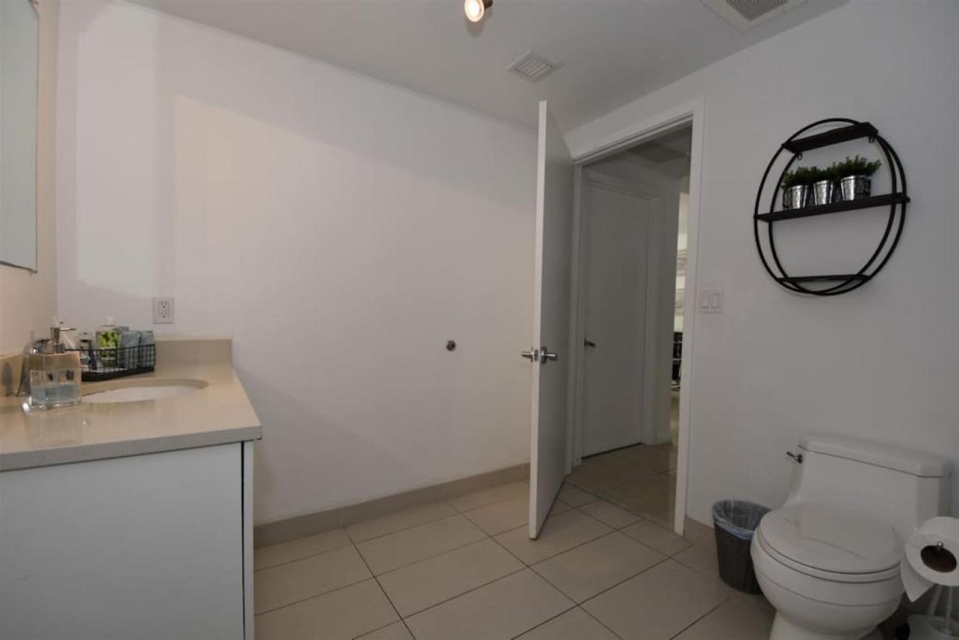 Lovely Midblock Building 1 Bedroom 1 Bathroom Apartment Miami
