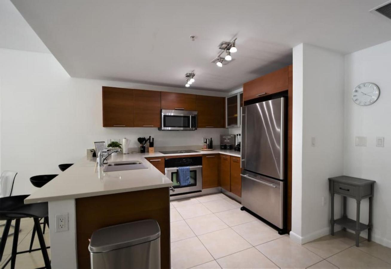 Apartment Lovely Midblock Building 1 Bedroom 1 Bathroom *
