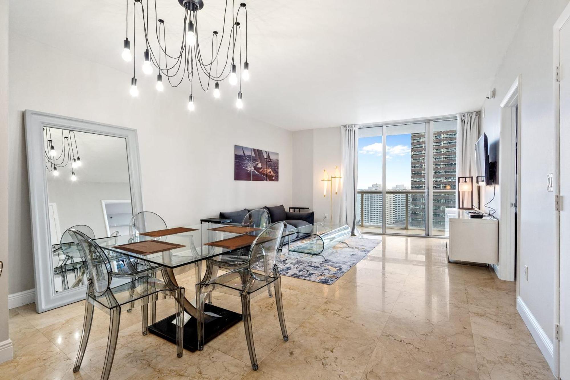 Holiday home Luxury 2 Bd Free Pool + Gym + Miami