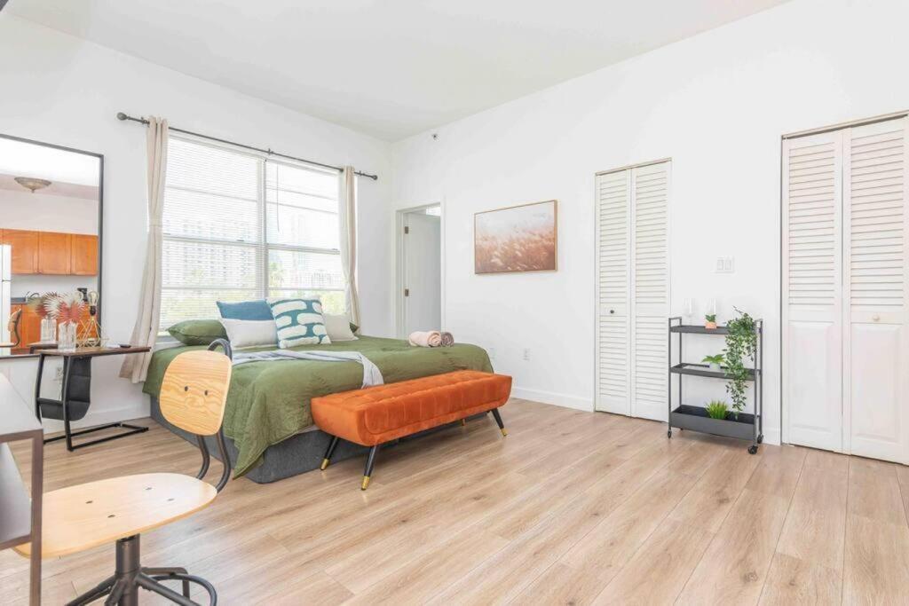 Downtown 1-br With Balcony - 5 Minutes To Wynwood Miami