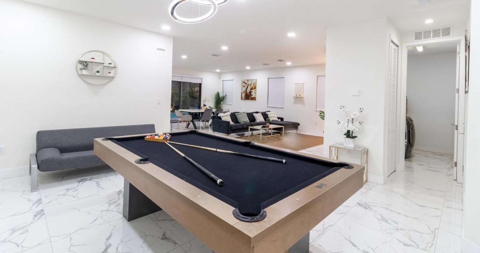 Tropical Wjacuzzi Big Terrace & Billiards Villa