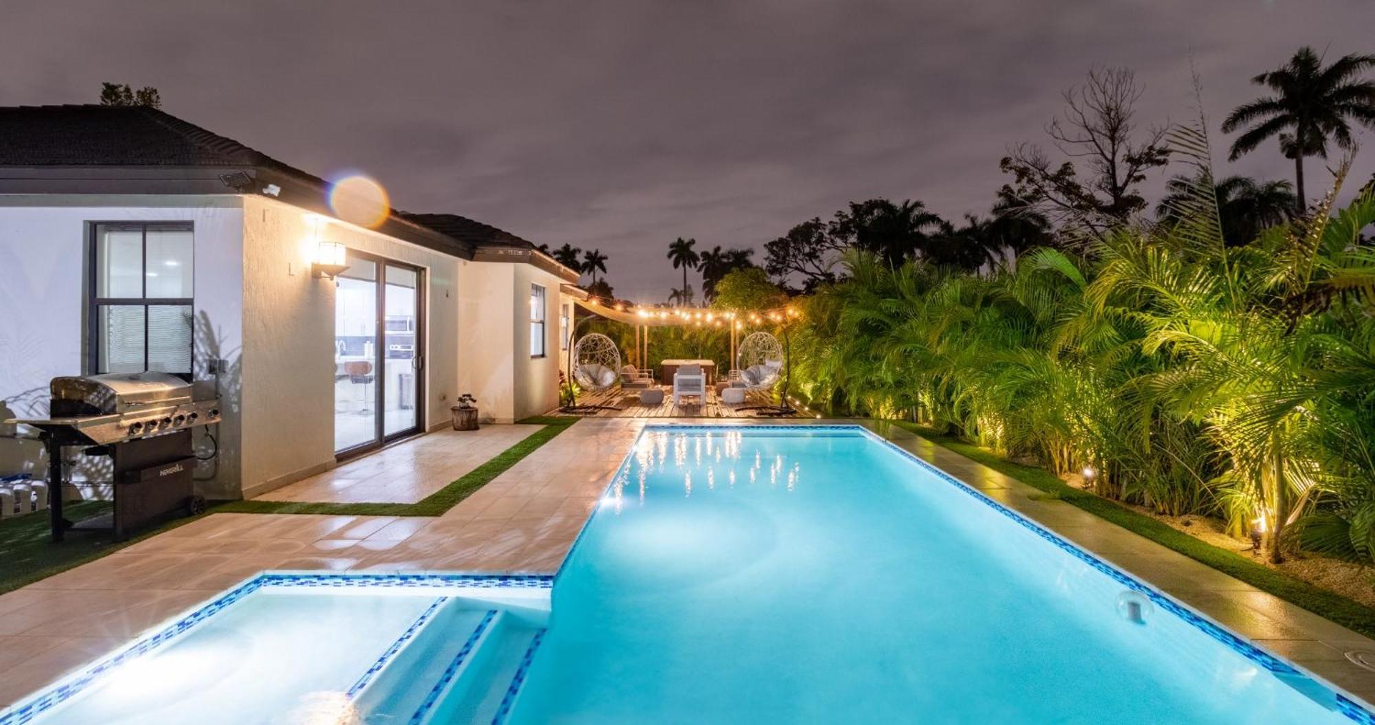 Tropical Wjacuzzi Big Terrace & Billiards Villa Miami