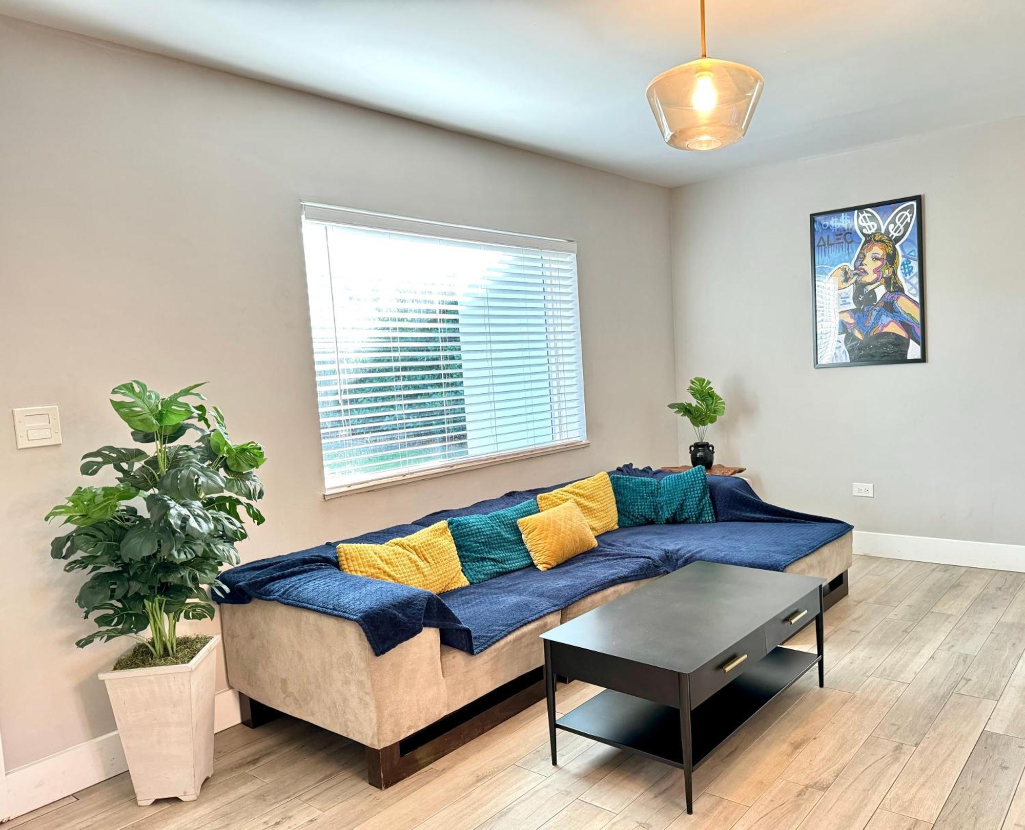 Hot Tub House On Golf Course! 10 Mins To The Holiday home *