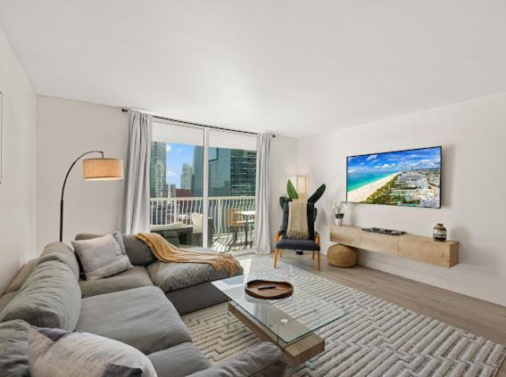 Location - Boho Brickell-spectacular Views-walk, Wi-fi, Water Apartment *