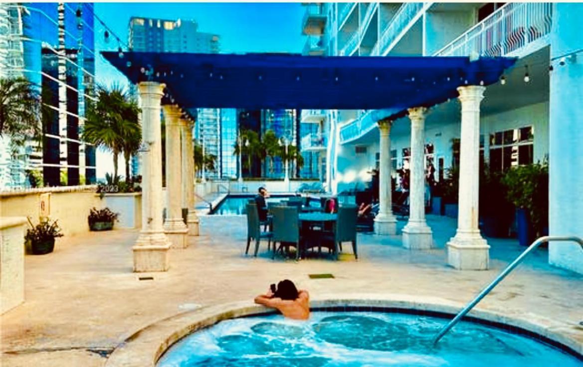 Location - Boho Brickell-spectacular Views-walk, Wi-fi, Water