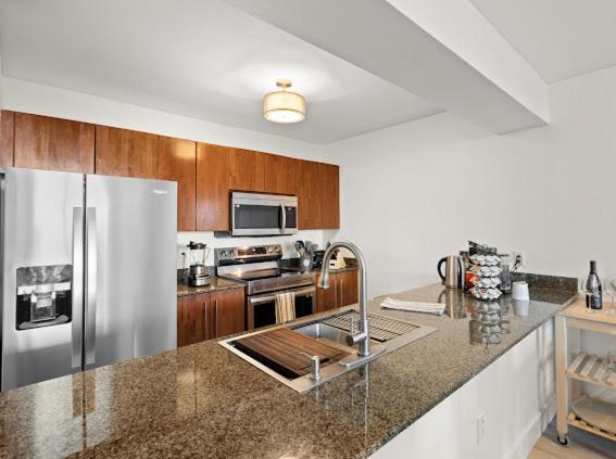 Location - Boho Brickell-spectacular Views-walk, Wi-fi, Water Apartment