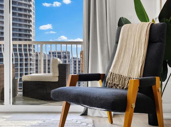 Location - Boho Brickell-spectacular Views-walk, Wi-fi, Water Apartment *