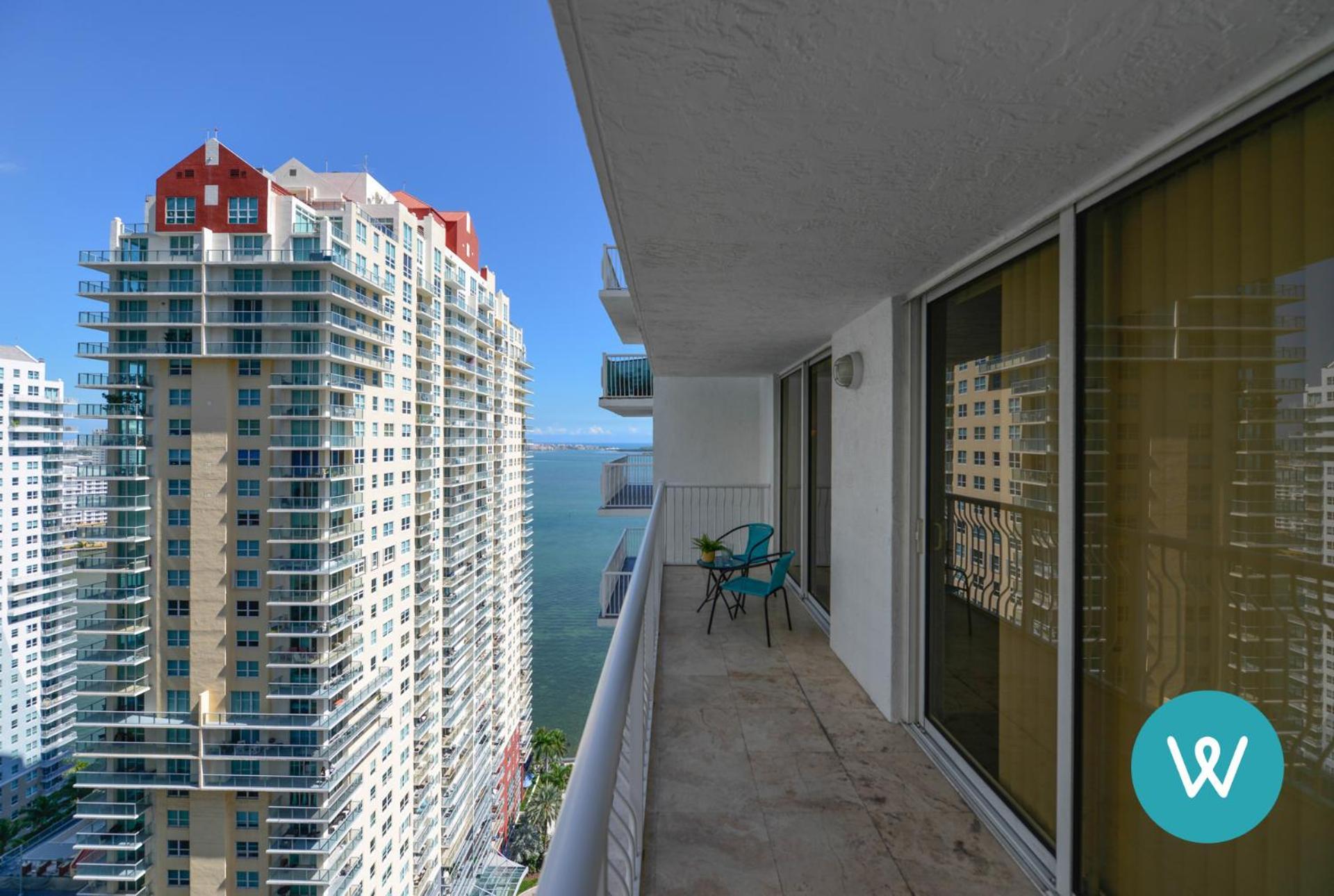Stunning At Brickell With Pool & Gym Apartment Miami