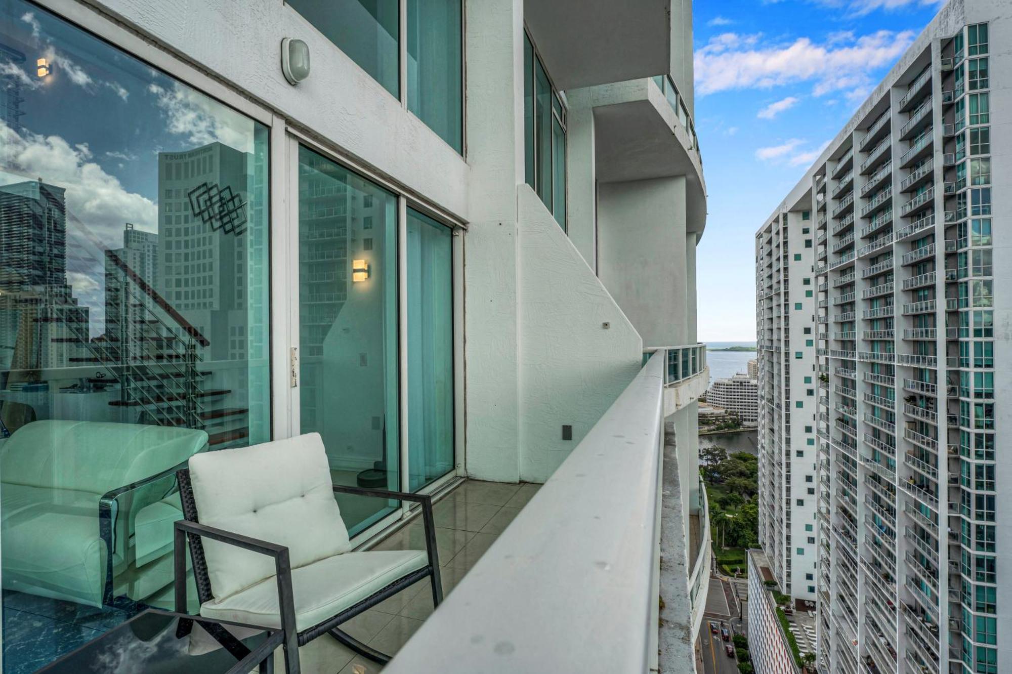 Modern 2 Story Loft 2br With Breathtaking Views Miami