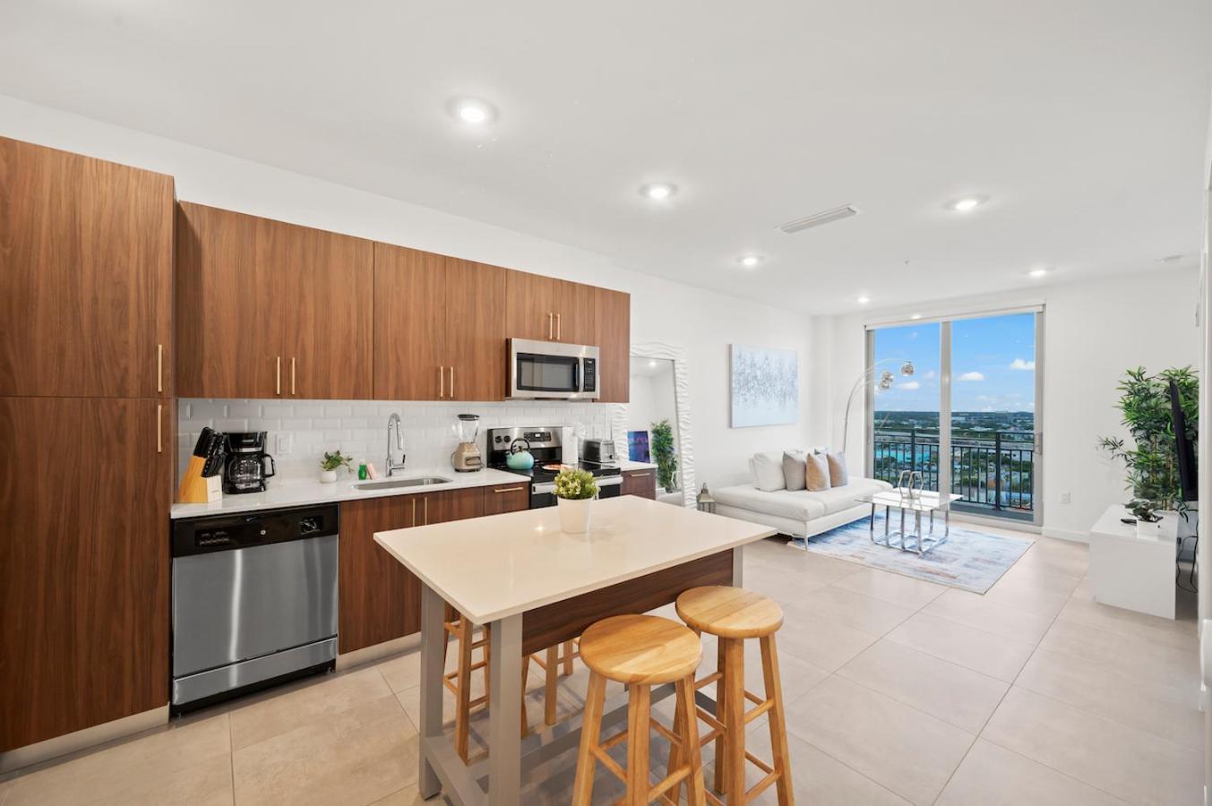 Beautiful Unit In Downtown With Free Parking * Miami