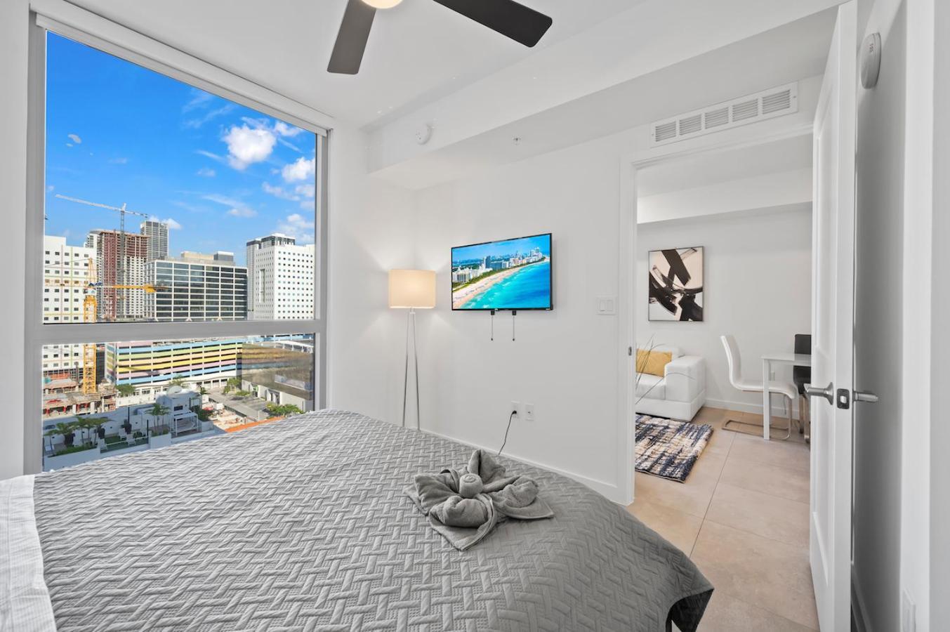 Modern Unit Mins From Brickell With Free Parking Apartment