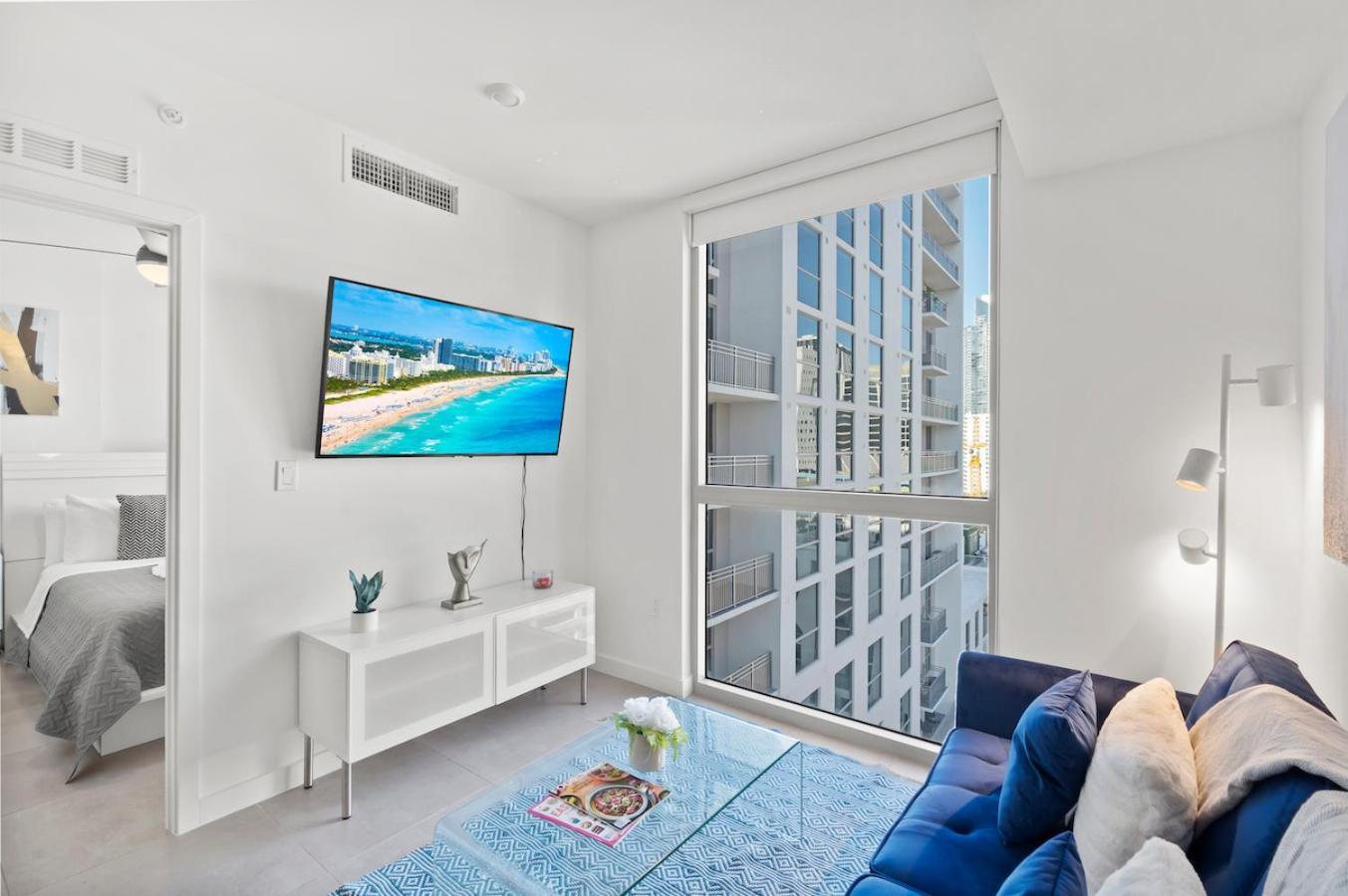 Apartment Modern Unit In Downtown With Free Parking