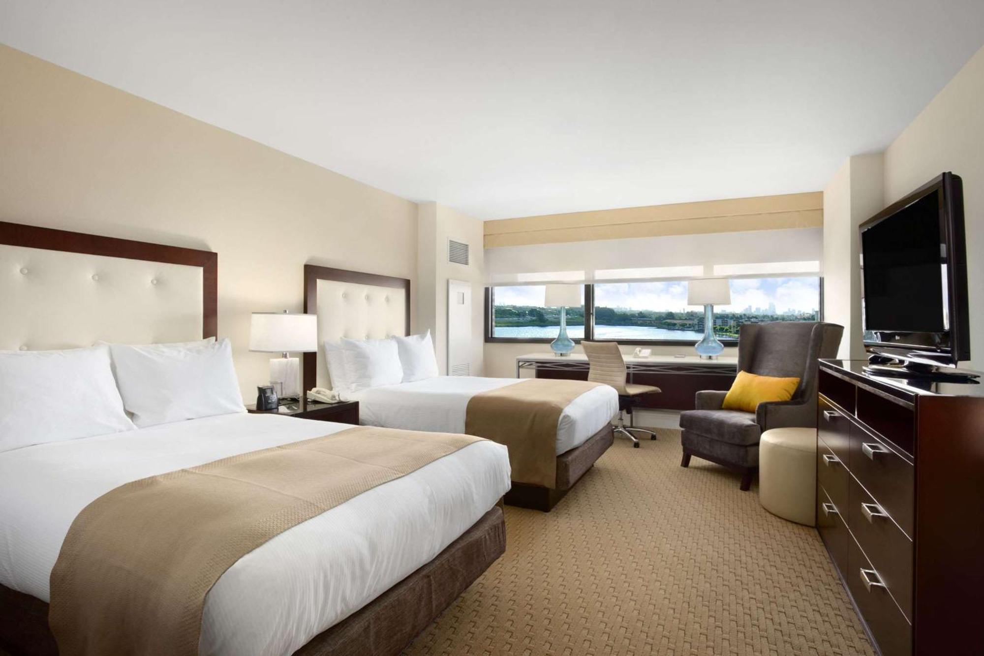 Hilton Airport Blue Lagoon Hotel 4*
