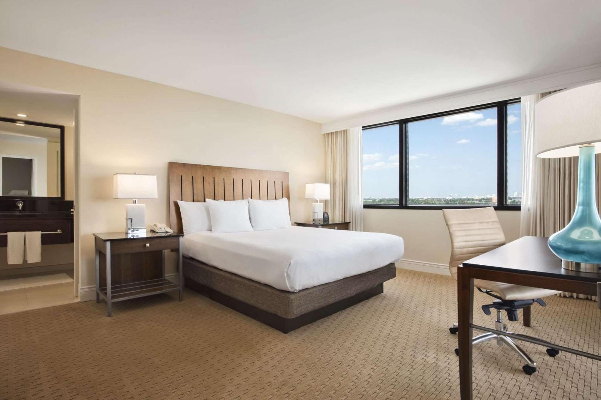 Hilton Airport Blue Lagoon Miami