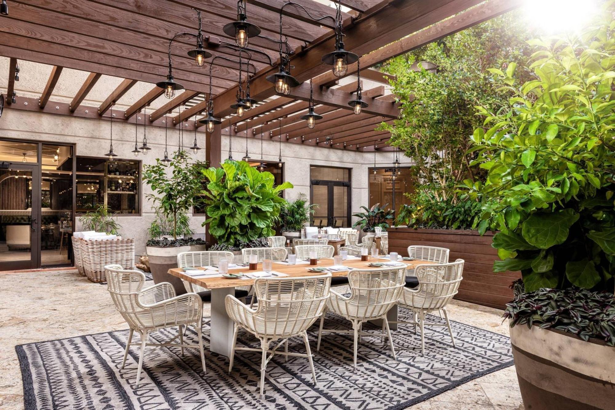 The Ritz-carlton Coconut Grove, Hotel 5*