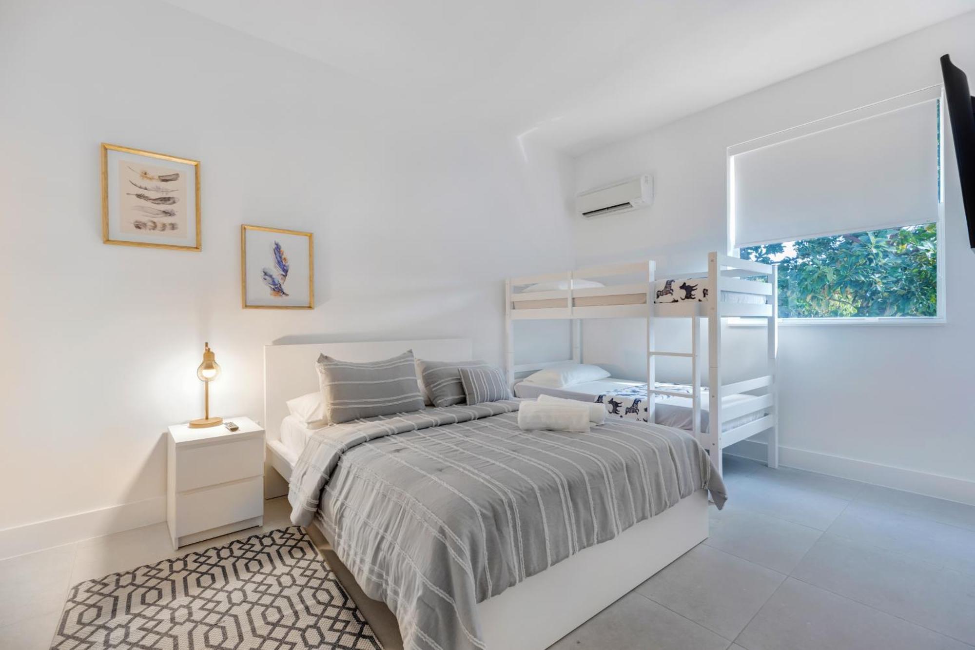 Up To 12 Guests! Modern Near Wynwood Holiday home