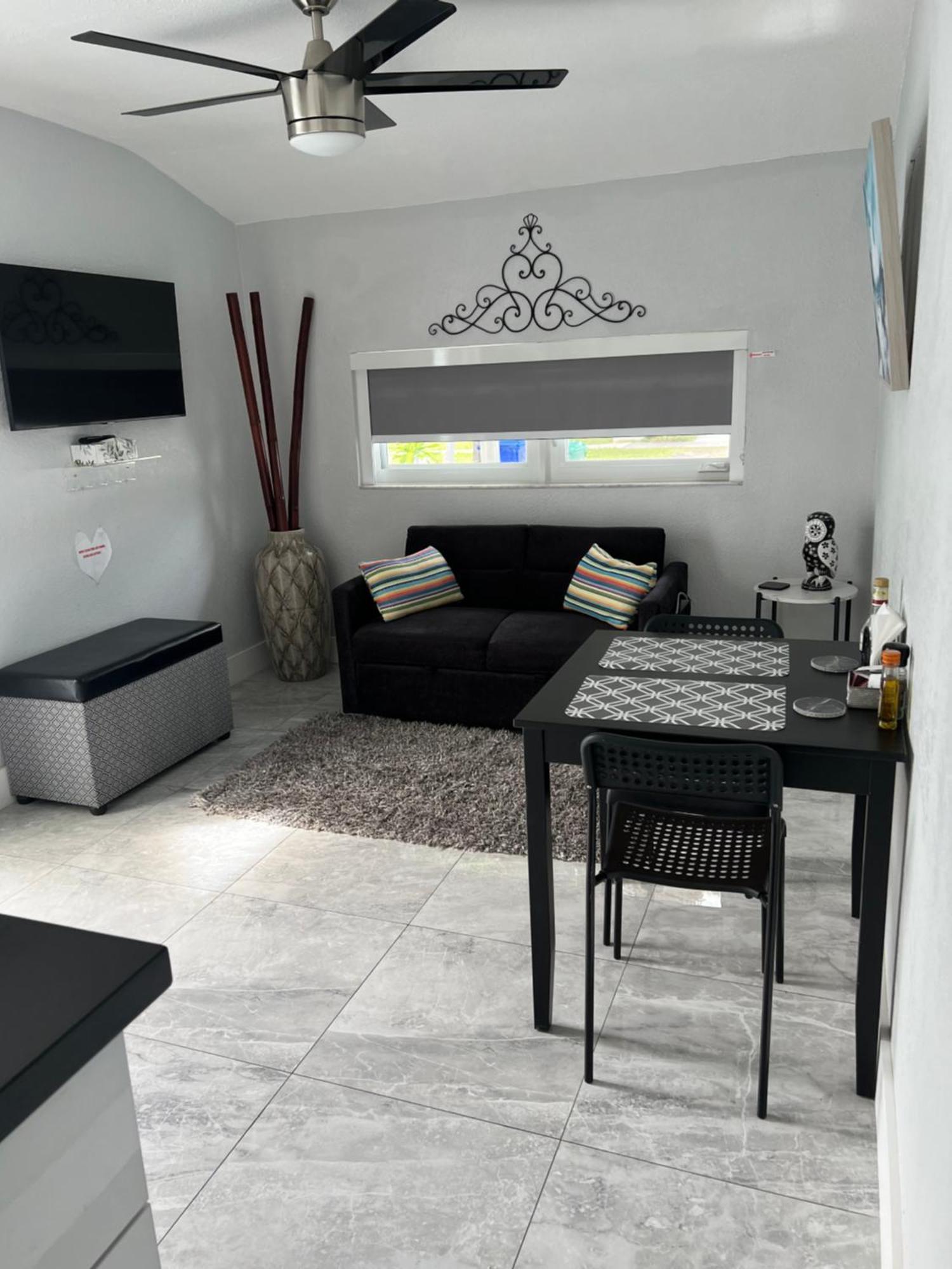 Little Gables Studio-your Escape-10min Airport Apartamento *