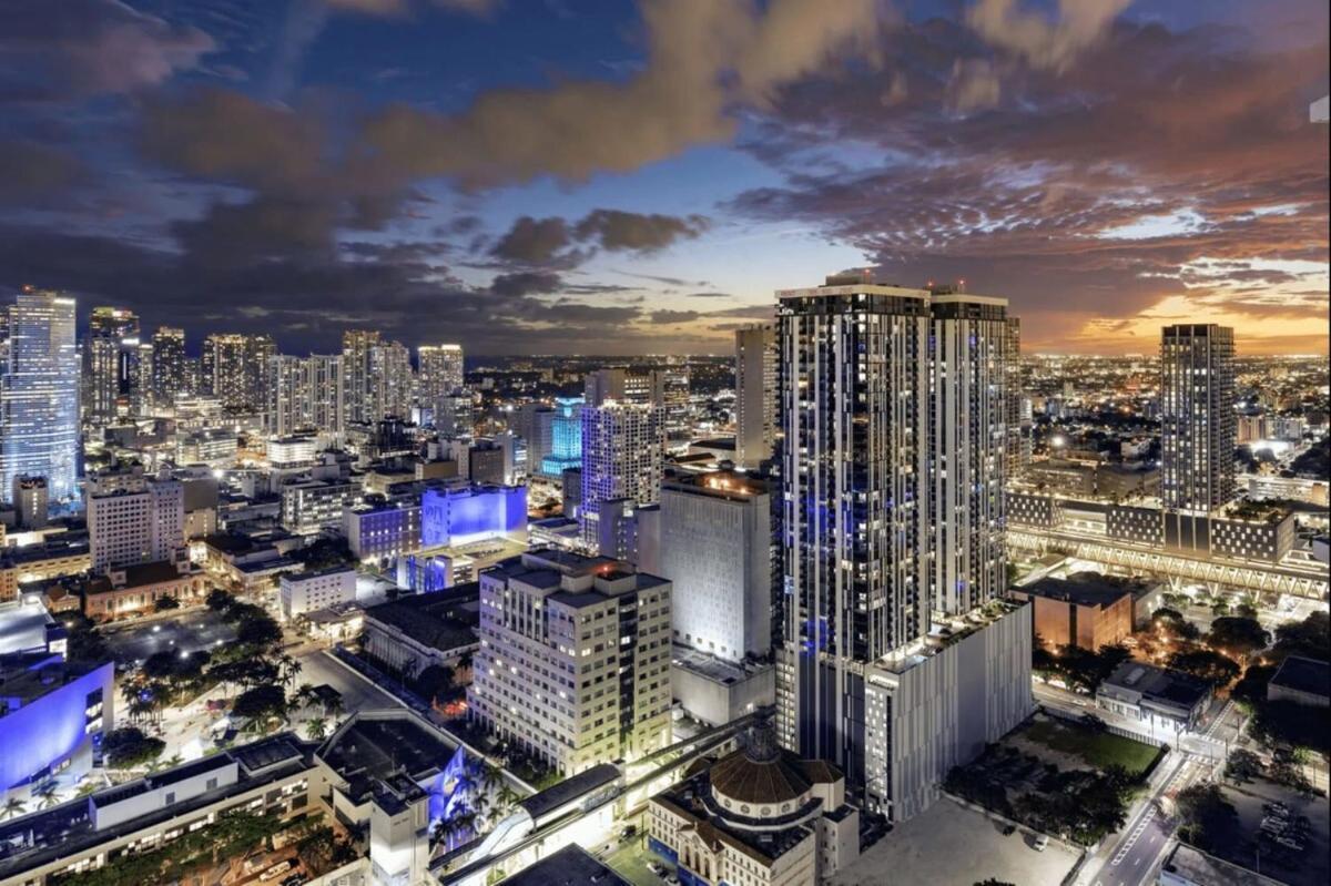 Ocean View 2 Bedroom Downtown 5 Minutes From