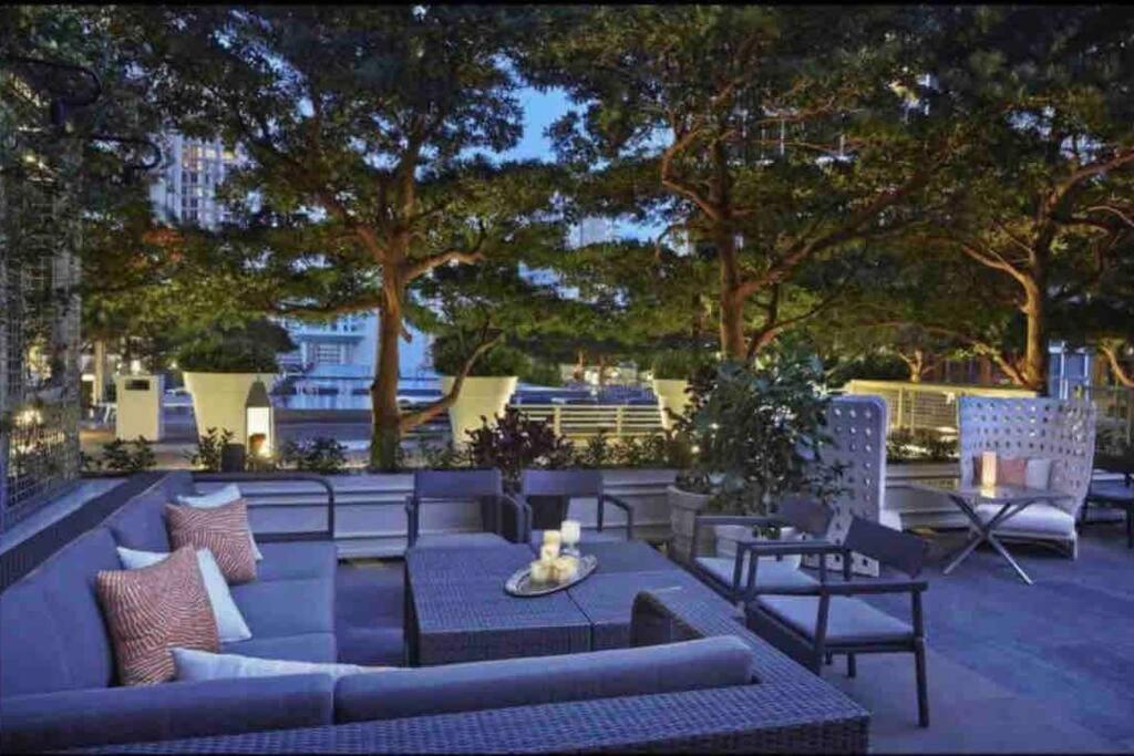 Icon 39th Floor 1 Bedroom Apartment- Bay & View- Free