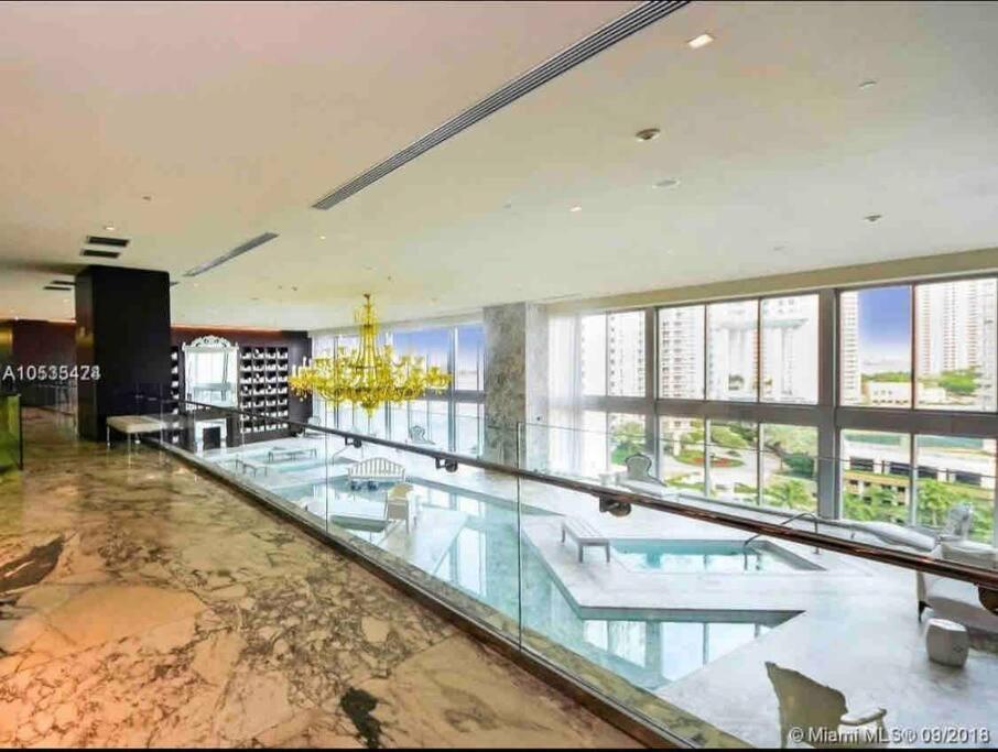 Icon 39th Floor 1 Bedroom Apartment- Bay & View- Free Miami