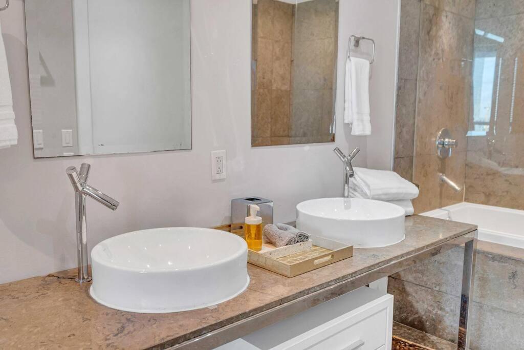 Icon 39th Floor 1 Bedroom Apartment- Bay & View- Free