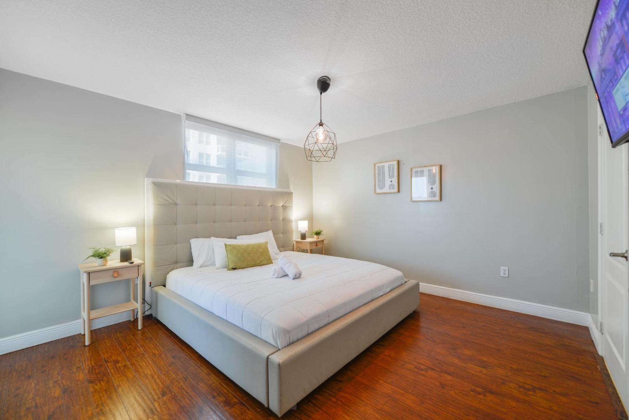 Amazing 3 Bedroom At Brickell With Pool *