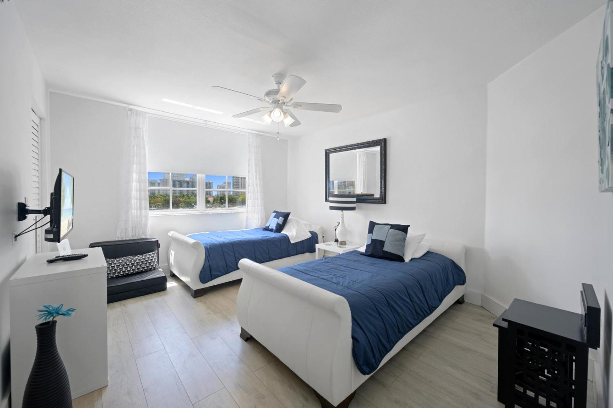 Yacht Club At Aventura Amazing Marina View Parking Included