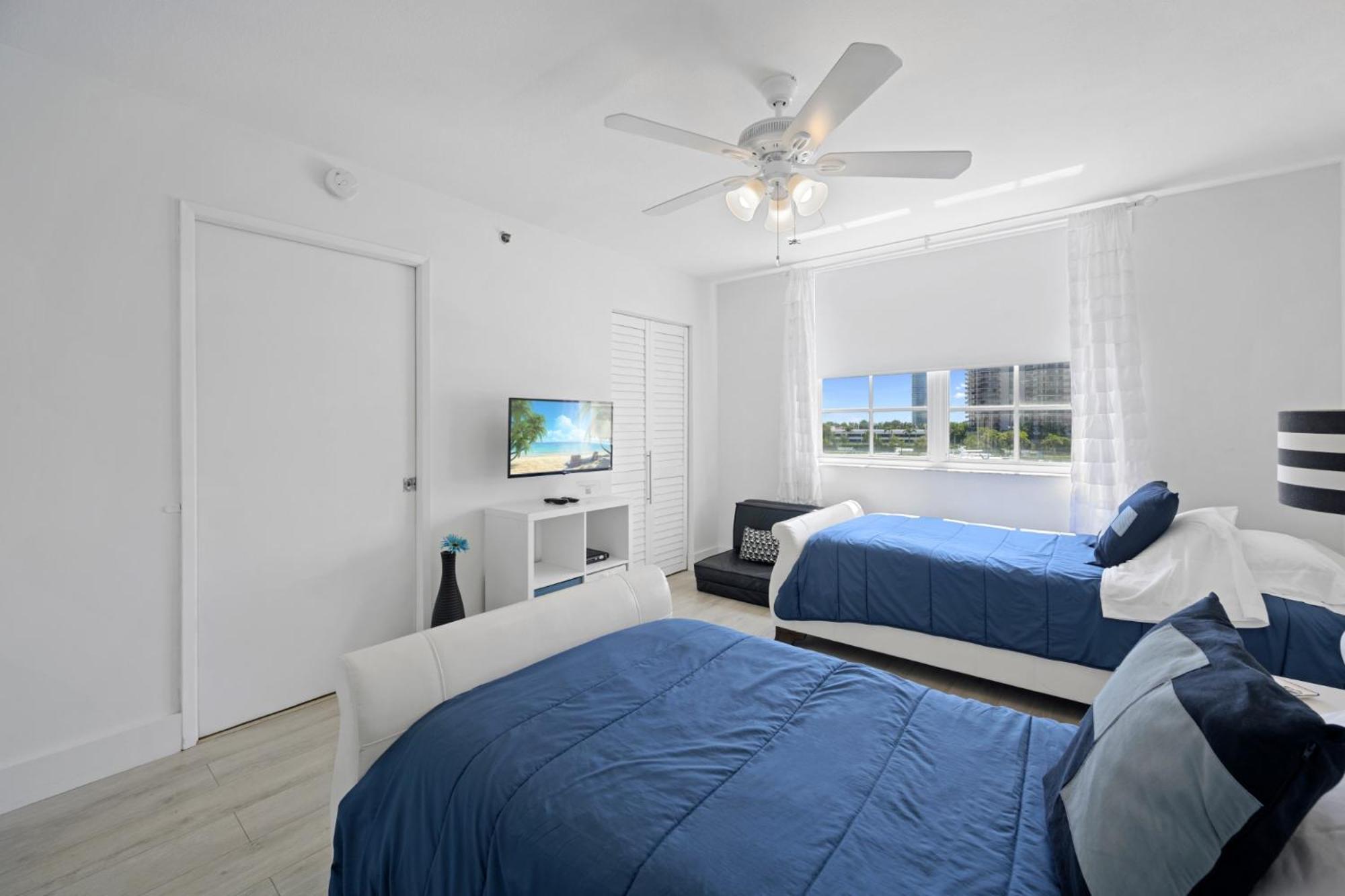 Yacht Club At Aventura Amazing Marina View Parking Included Apartment *