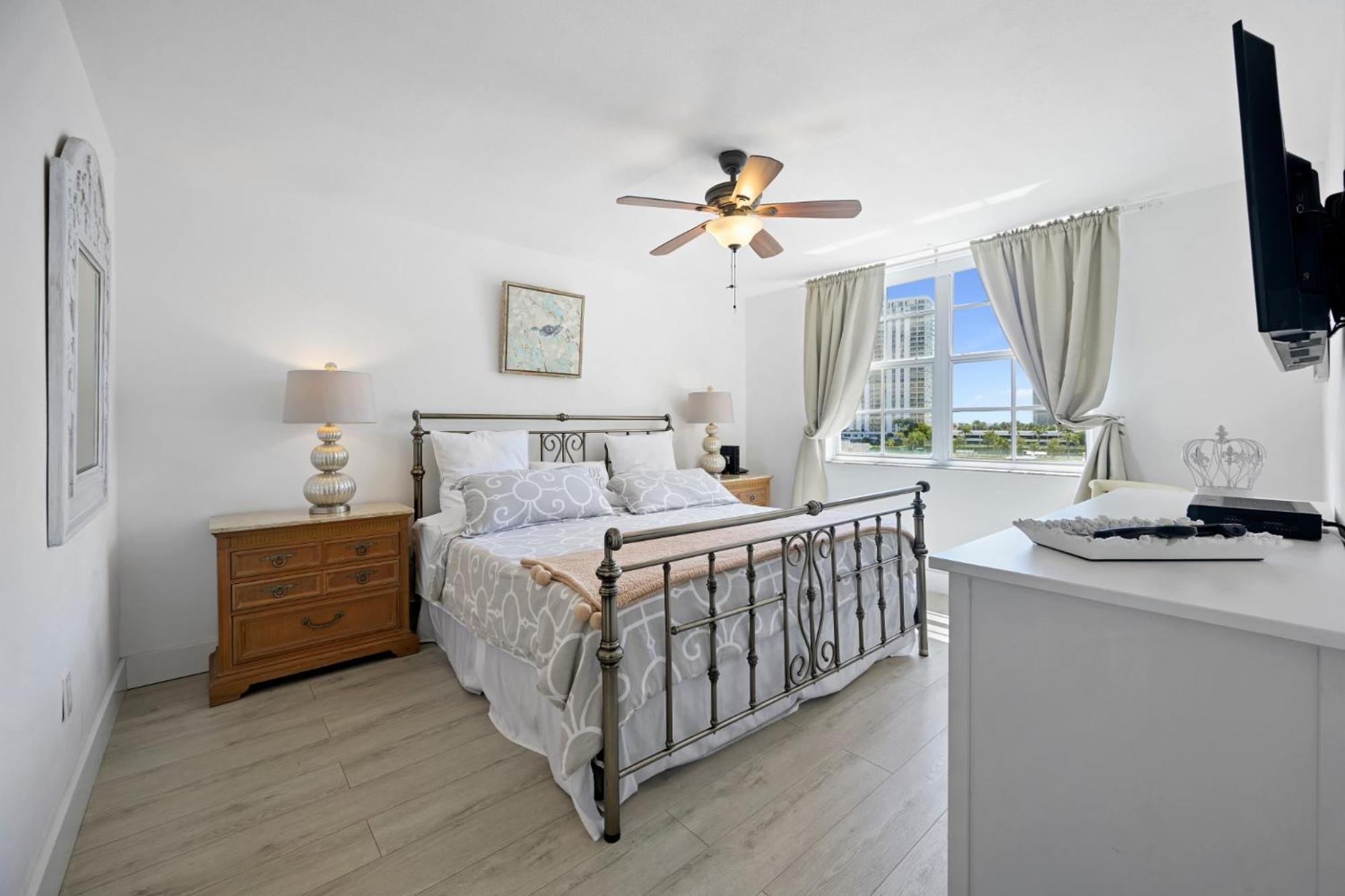 Yacht Club At Aventura Amazing Marina View Parking Included Apartment