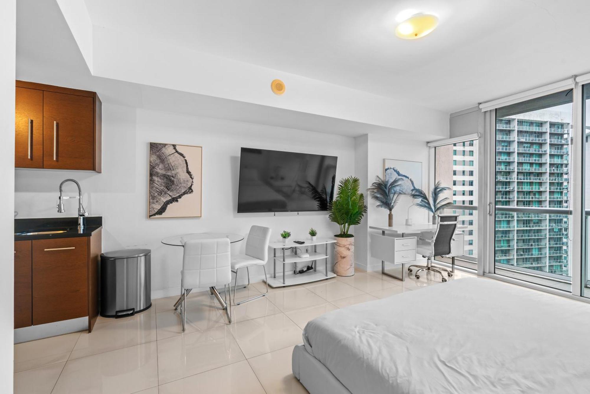 In Brickell Business District Icon Residences Apartment Miami