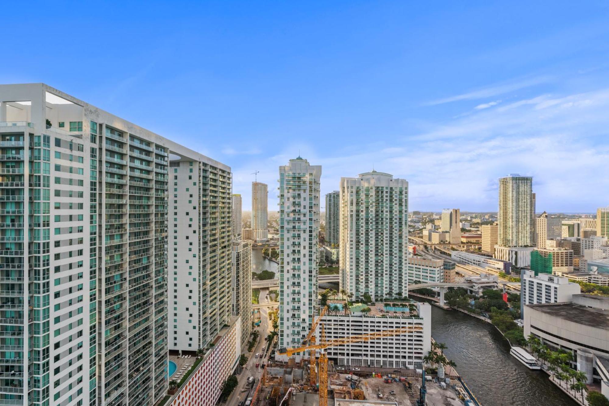 In Brickell Business District Icon Residences Apartment Miami