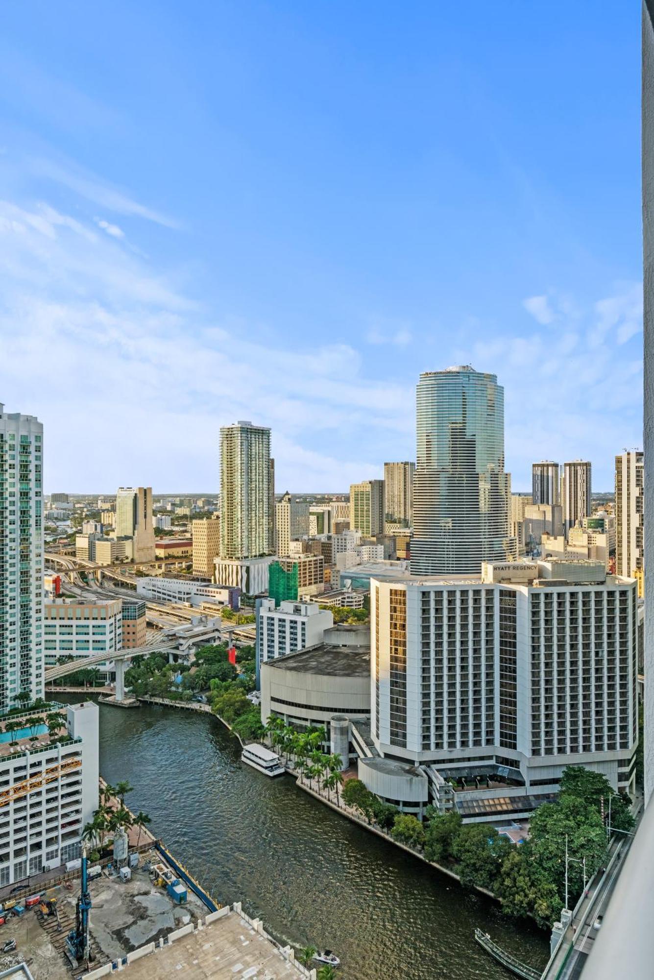 In Brickell Business District Icon Residences Apartment Miami