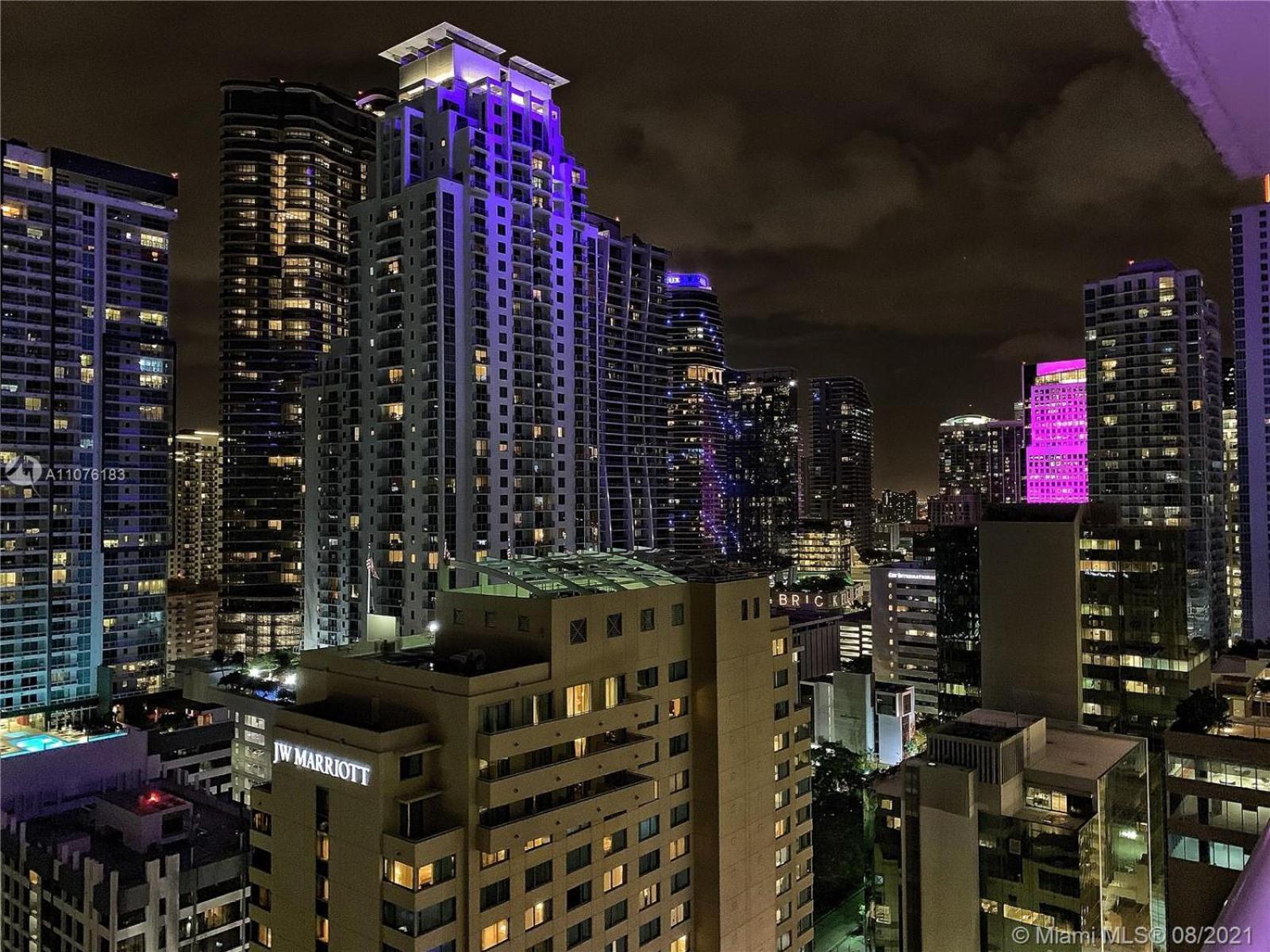 Brickell 3 Bedrooms High Ceiling Loft