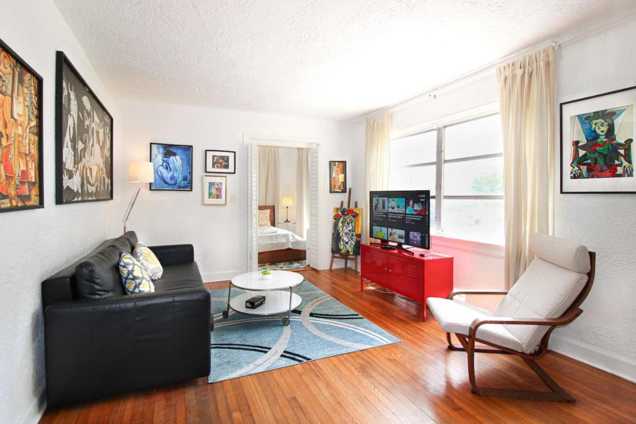 Apartment Coral Gables Picasso In Art Building With Patio Miami