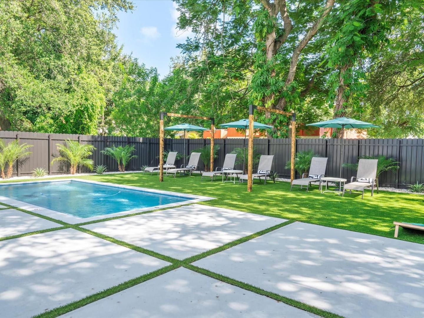 Apartamento Getaway Luxe Pool Garden & Courtyard *