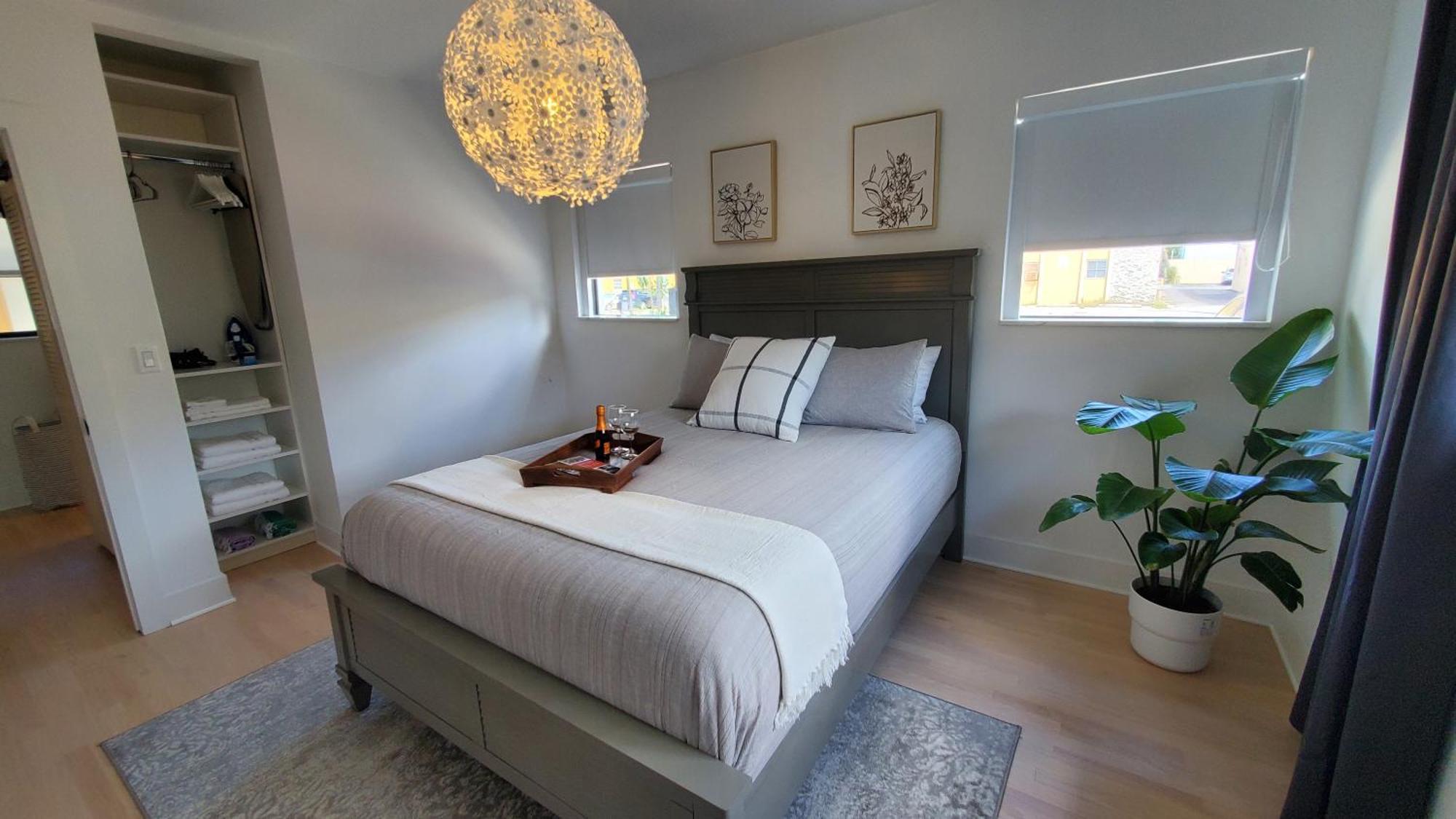 Casa Cuba In Little Havana, Brickell, Calle 8 And 10 Minutes To The Free Parking Apartment *