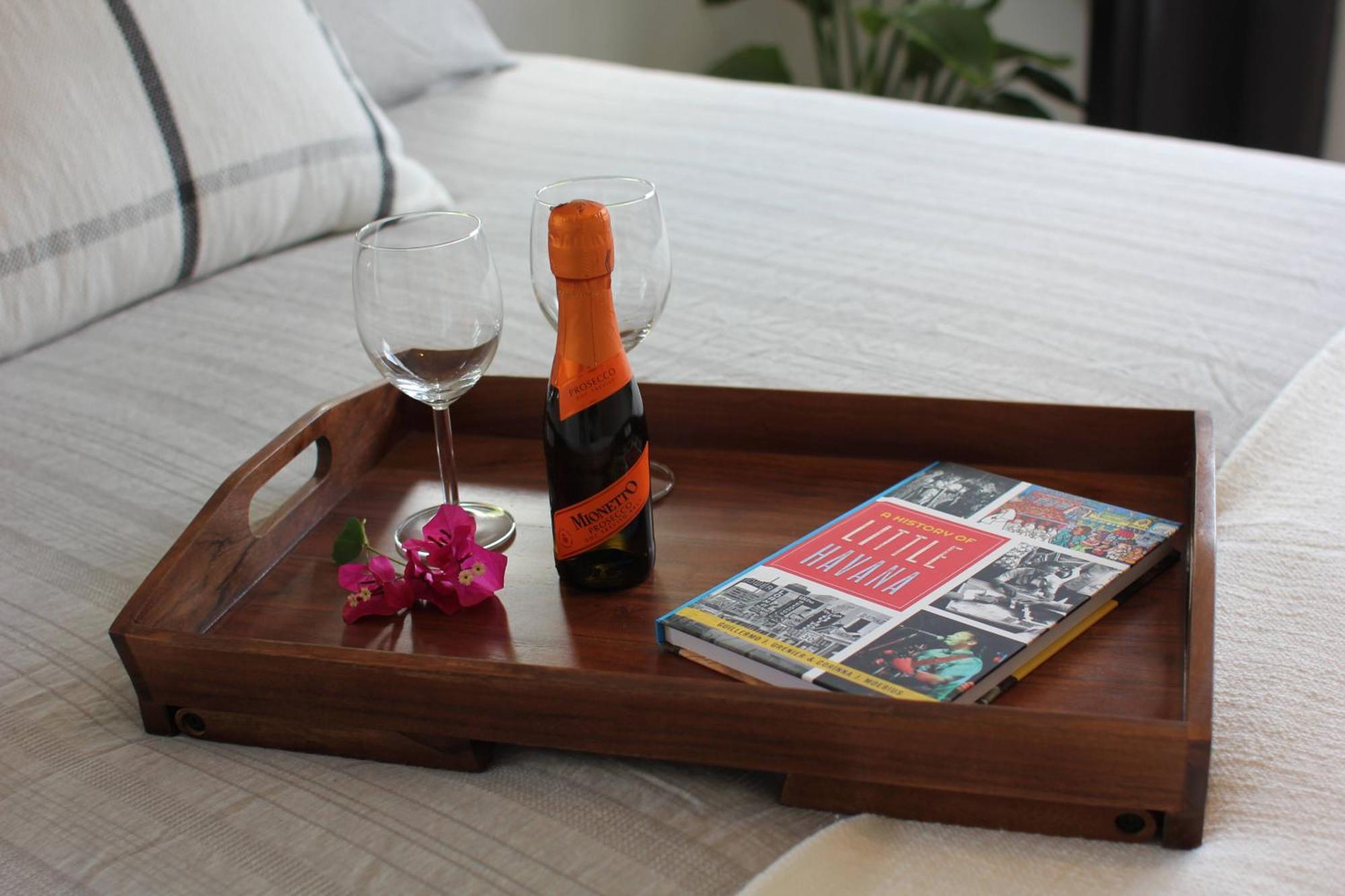 Casa Cuba In Little Havana, Brickell, Calle 8 And 10 Minutes To The Free Parking *