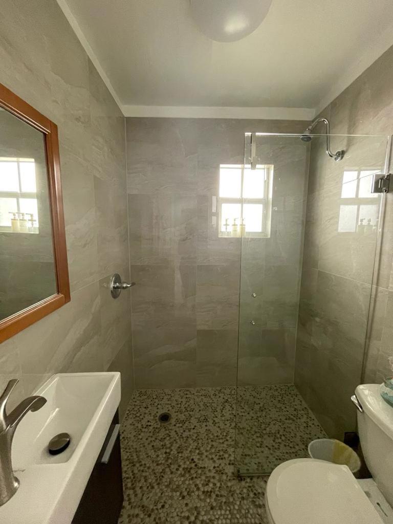 Cozy In The Heart Of Little Havana Homestay *