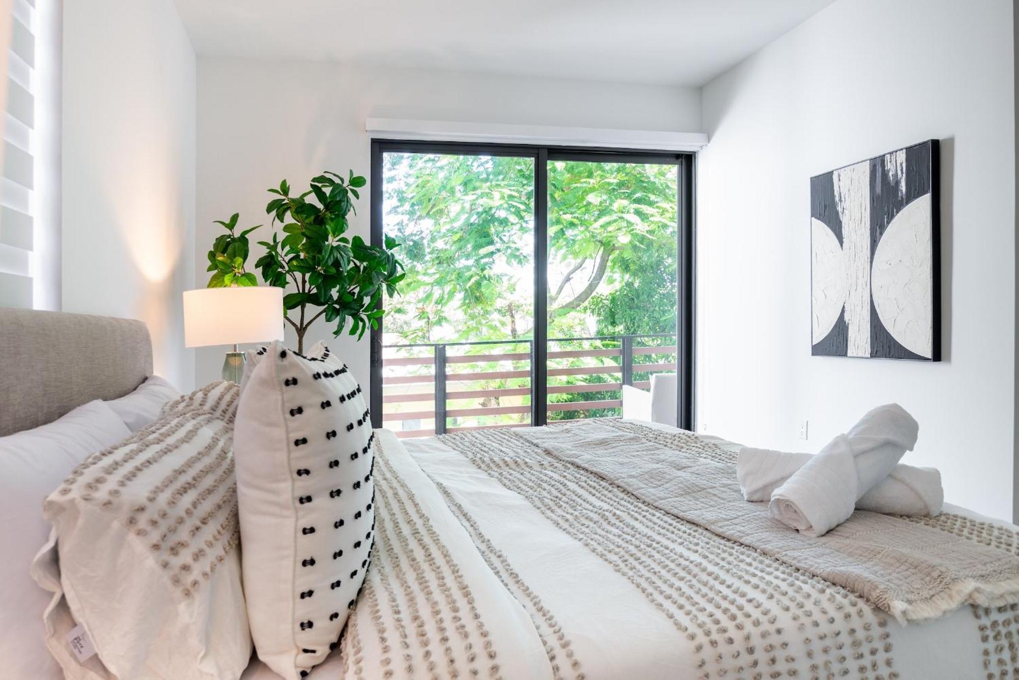 Stylish 2br With Private Balcony Miami