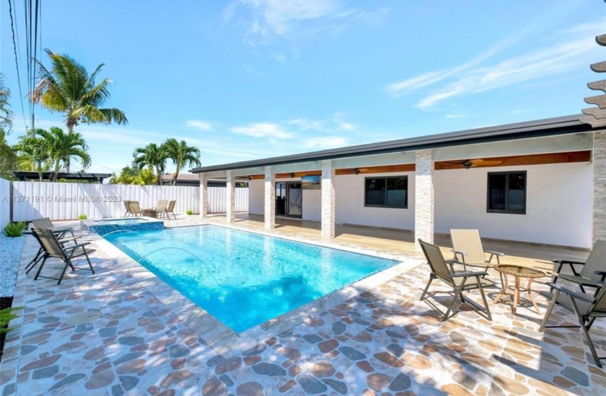 Casa de férias Heated Pool Hot Tub