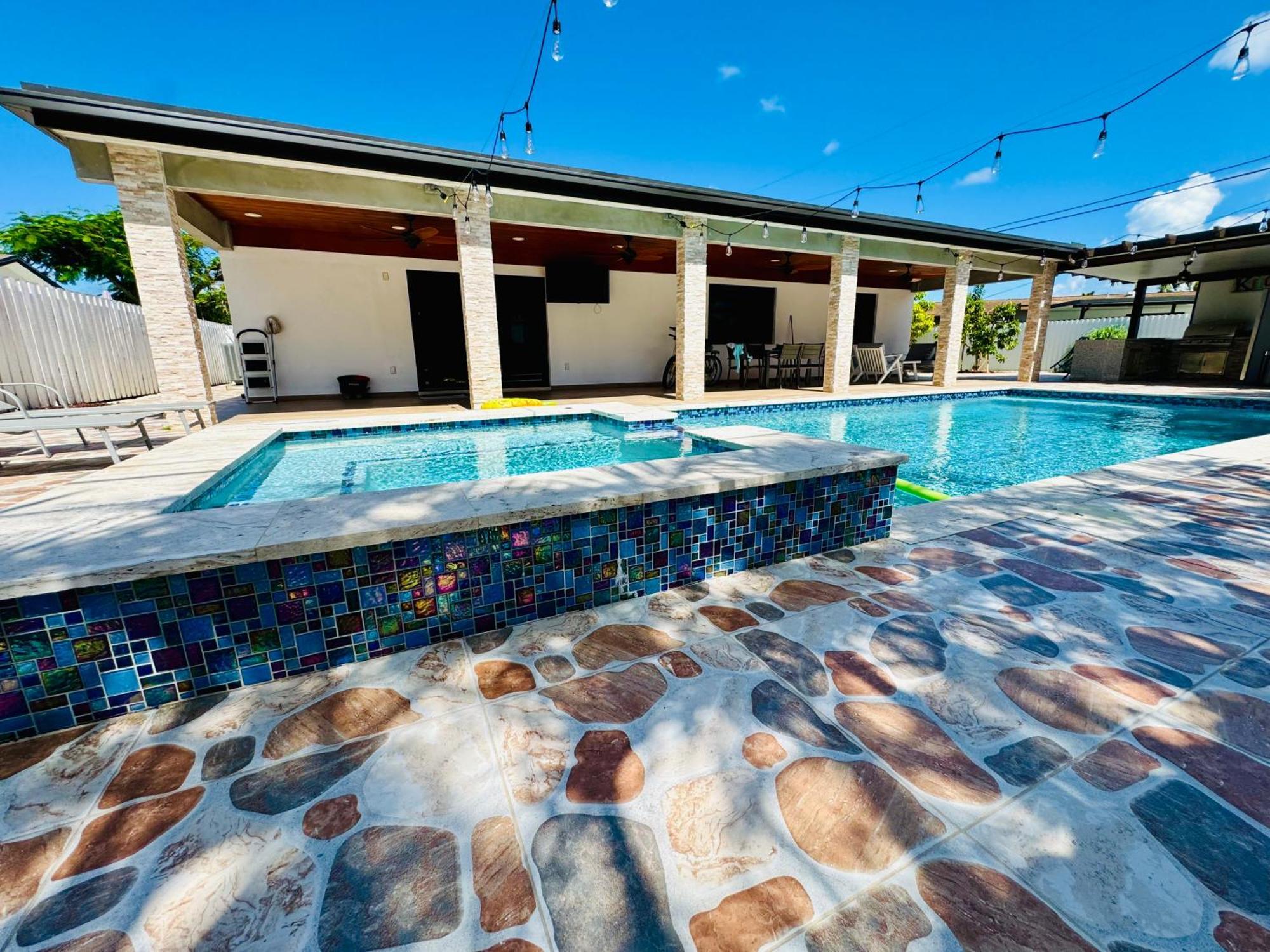Casa de férias Heated Pool Hot Tub *