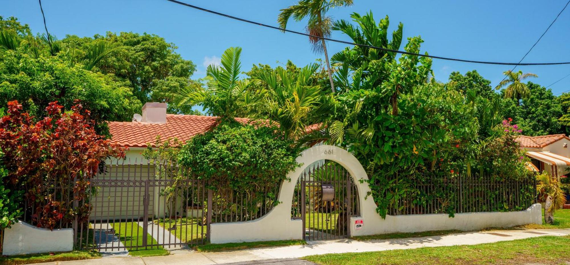 Holiday home Seaside Haven: Gated 2-bedroom With Den And Parking Miami