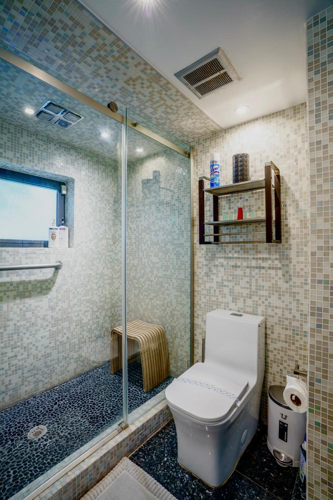Seaside Haven: Gated 2-bedroom With Den And Parking
