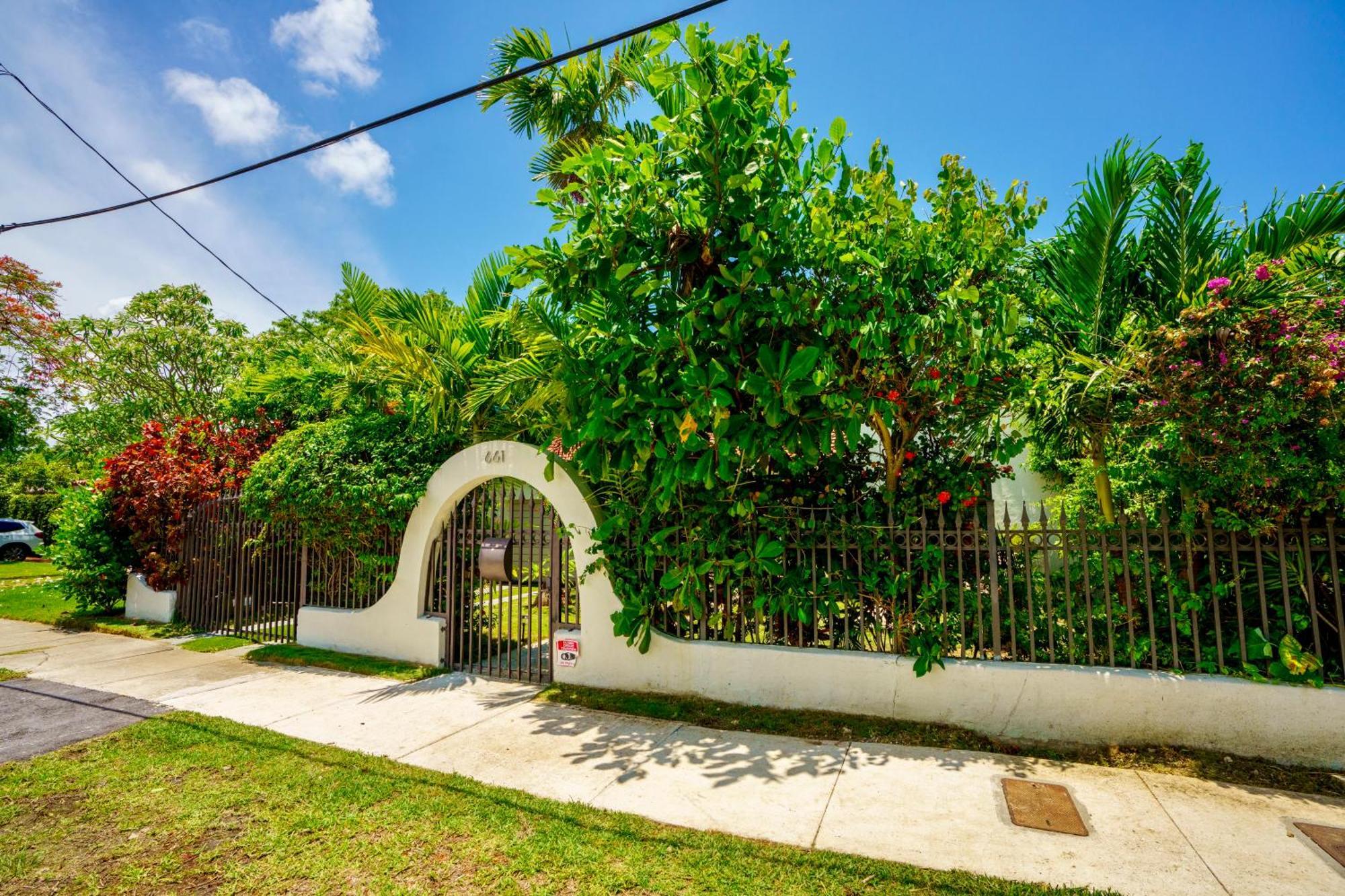 Seaside Haven: Gated 2-bedroom With Den And Parking