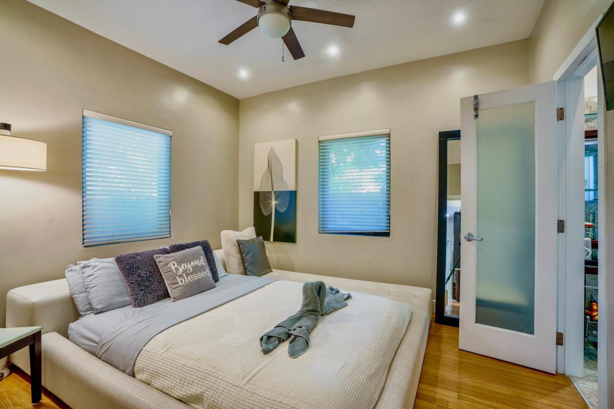 Holiday home Seaside Haven: Gated 2-bedroom With Den And Parking Miami