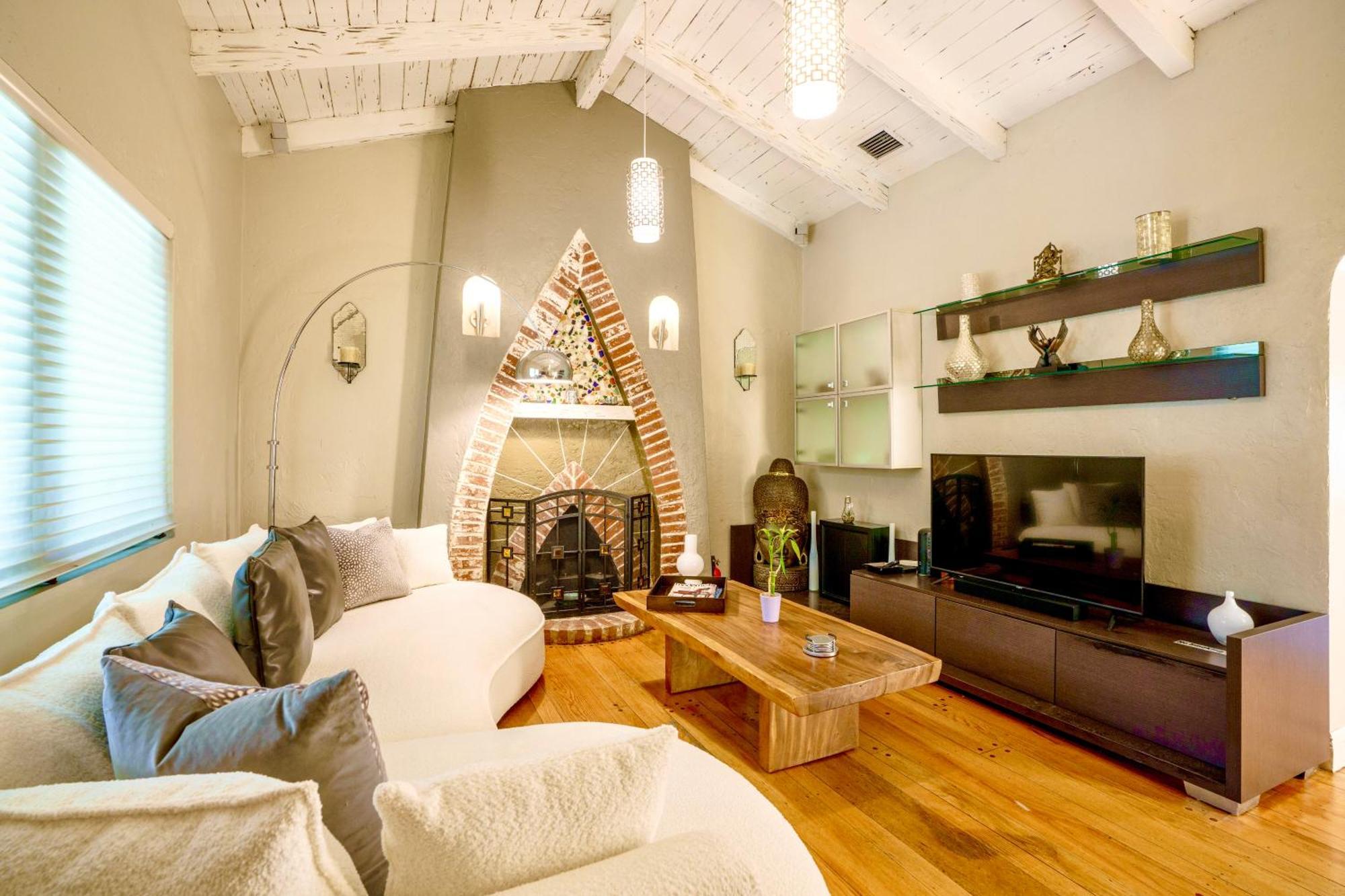 Seaside Haven: Gated 2-bedroom With Den And Parking