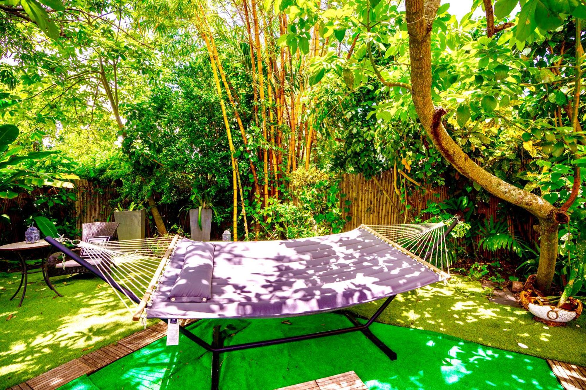 Seaside Haven: Gated 2-bedroom With Den And Parking *